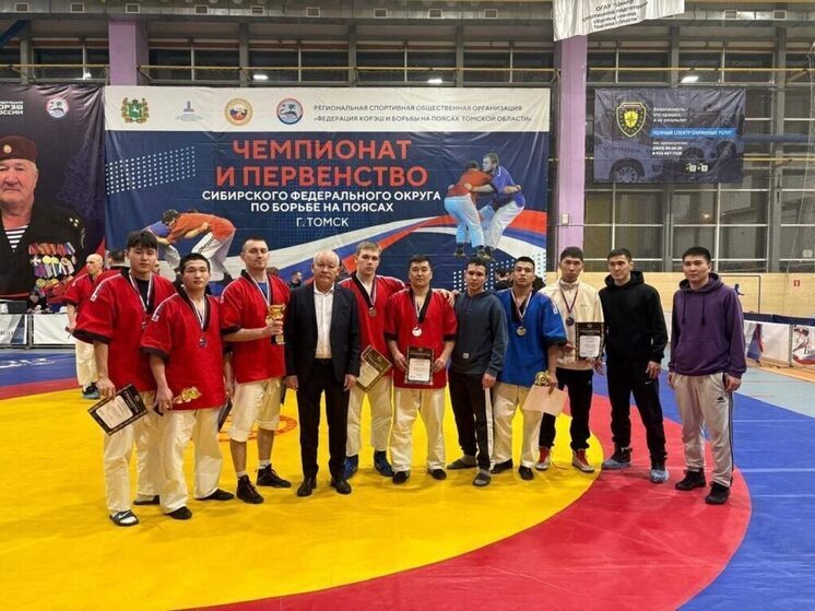 Борцы из Хакасии блеснули в Томске