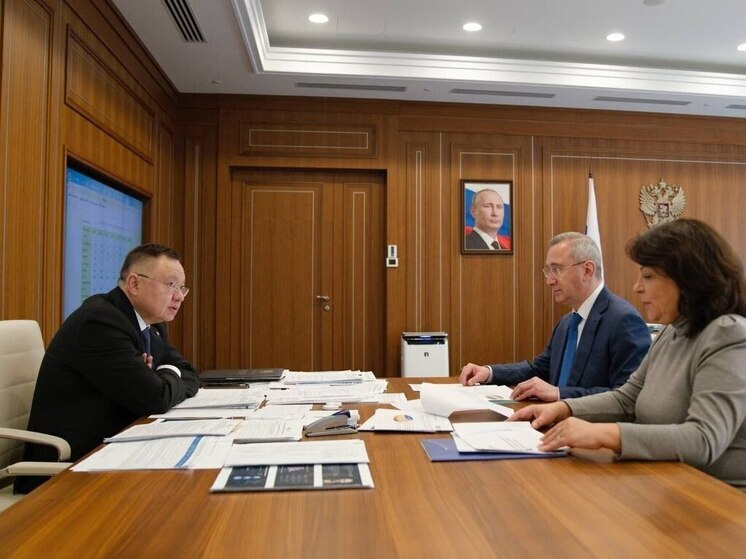 Калужский губернатор рассказал в Москве о ЖКХ и благоустройстве