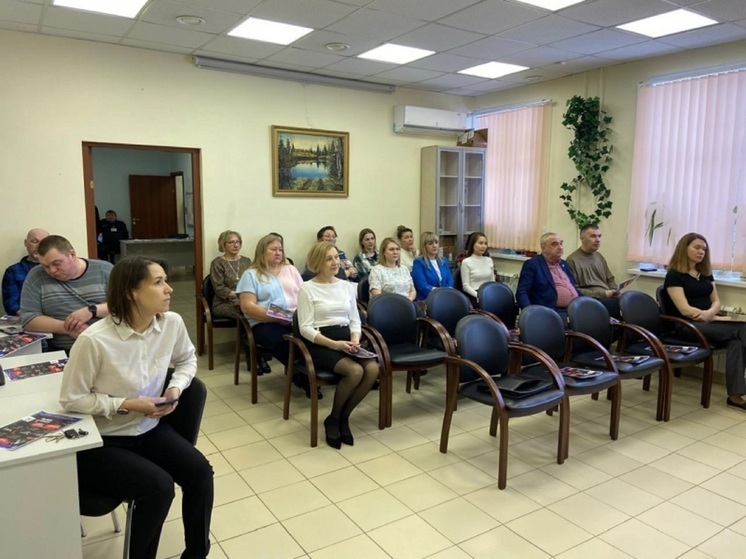 Стражи порядка НАО с буклетами наперевес пошли по детсадам и школам