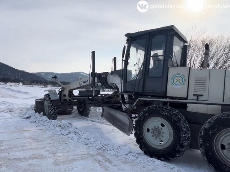 В Улан-Удэ из-за потепления закрыта единственная ледовая переправа