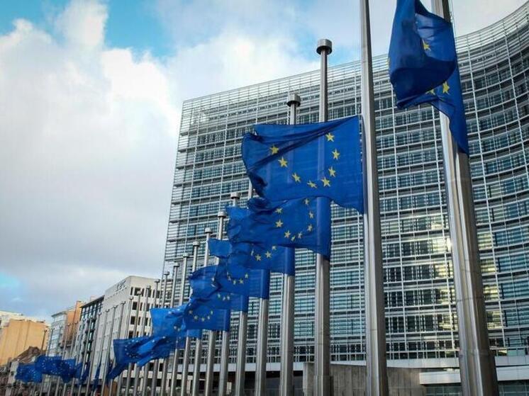 В Венгрии призвали Орбана и Фицо заблокировать помощь ЕС Украине