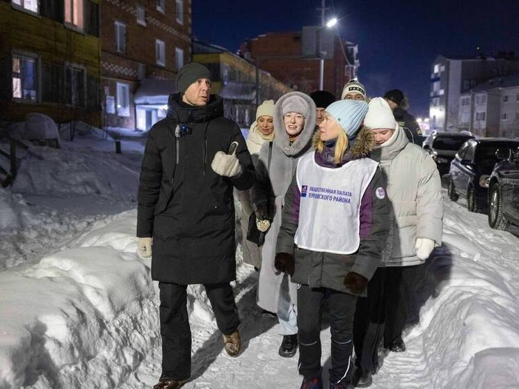 Жителям Тарко-Сале предложили самим выйти на уборку снега