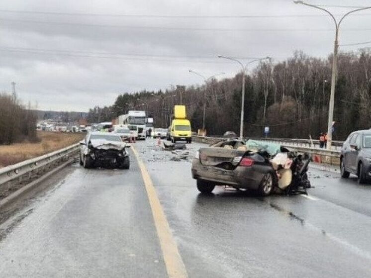 Женщина погибла, три человека пострадали в массовой аварии на трассе М-4 «Дон»
