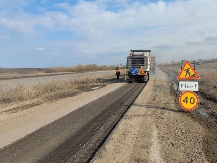 В Волновахском районе стартовал ремонт участка дороги Павловка-Петровское