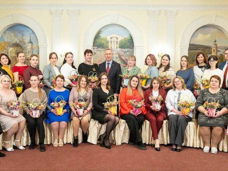 Калужский губернатор поздравил многодетных матерей