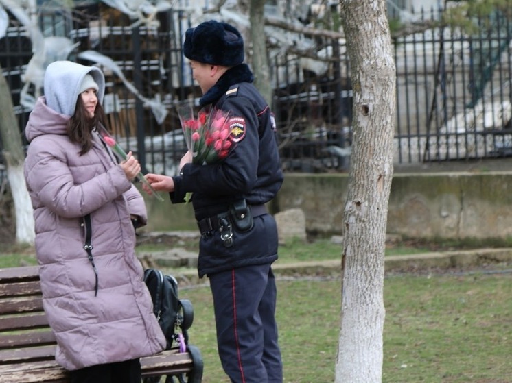 В Калмыкии провели акцию «8 Марта - в каждый дом»