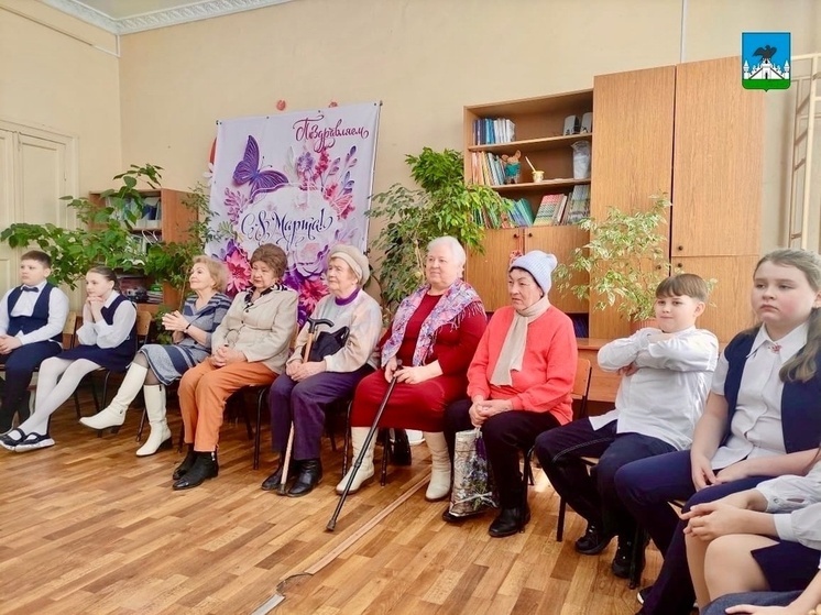 В Орле несовершеннолетним узникам ВОВ вручили памятные медали