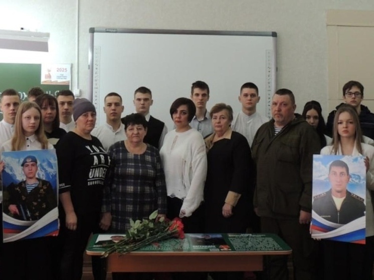 В Кузнецком многопрофильном колледже появилась «Парта Героя»