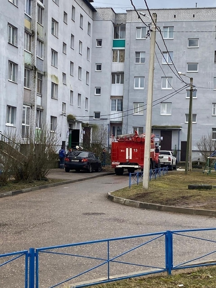 В Тверской области из-за короткого замыкания в квартире появились огнеборцы