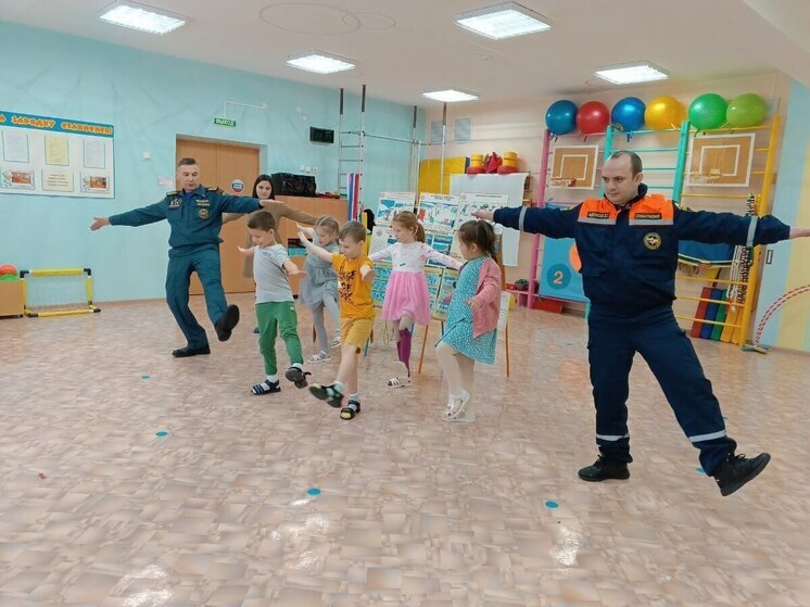 Спасатели вновь пришли с полезными уроками поведения на воде к детям Чувашии