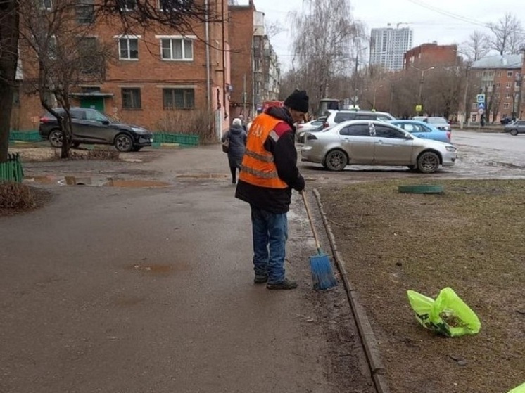 В пятницу улицы Тулы будут чистить 140 единиц техники
