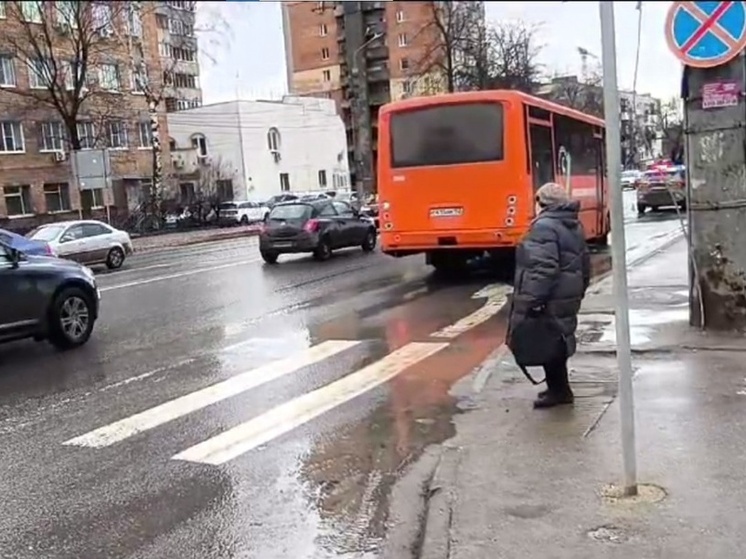 Иномарка сбила ребенка на улице Ванеева в Нижнем Новгороде