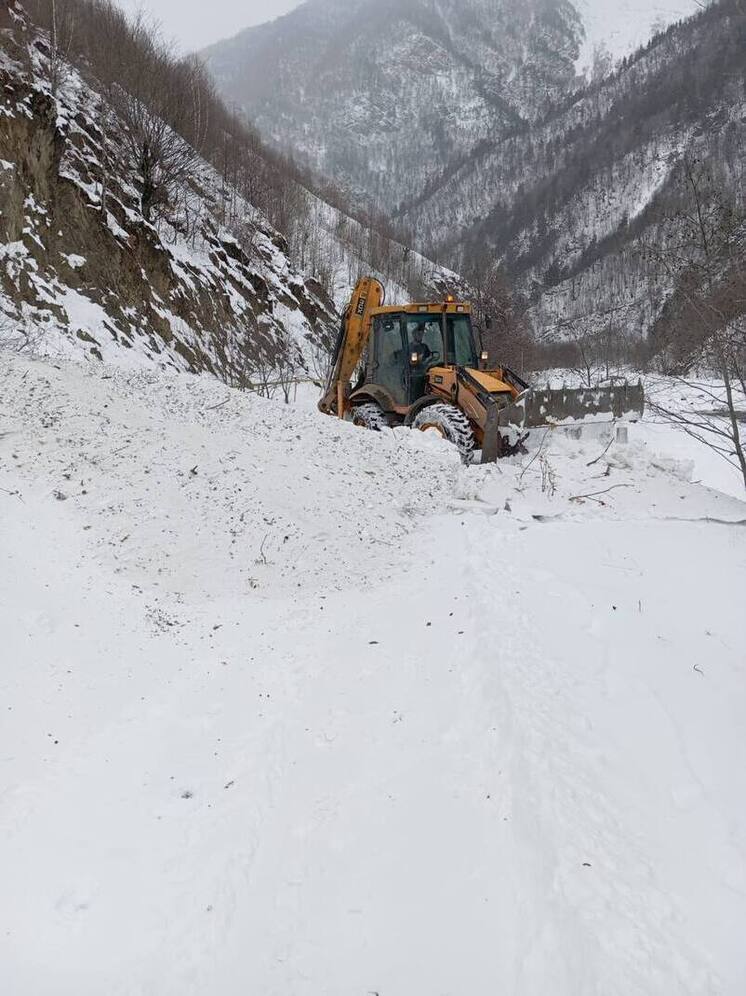 Очередная лавина сошла в горах Дагестана