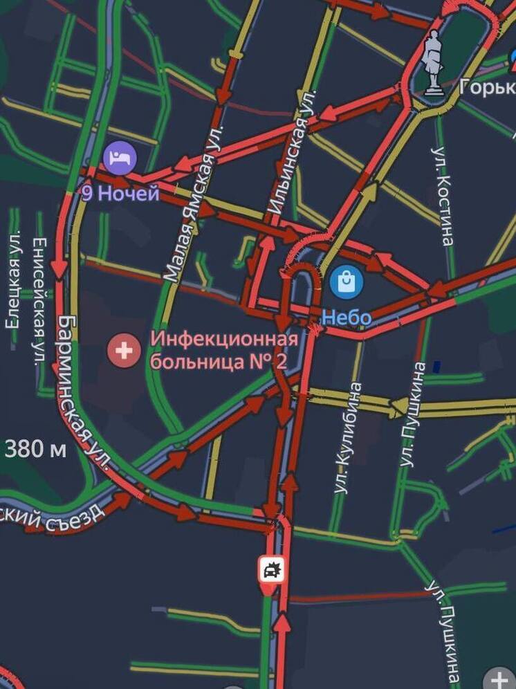 Центр Нижнего сковали пробки из-за прошедшего дождя со снегом