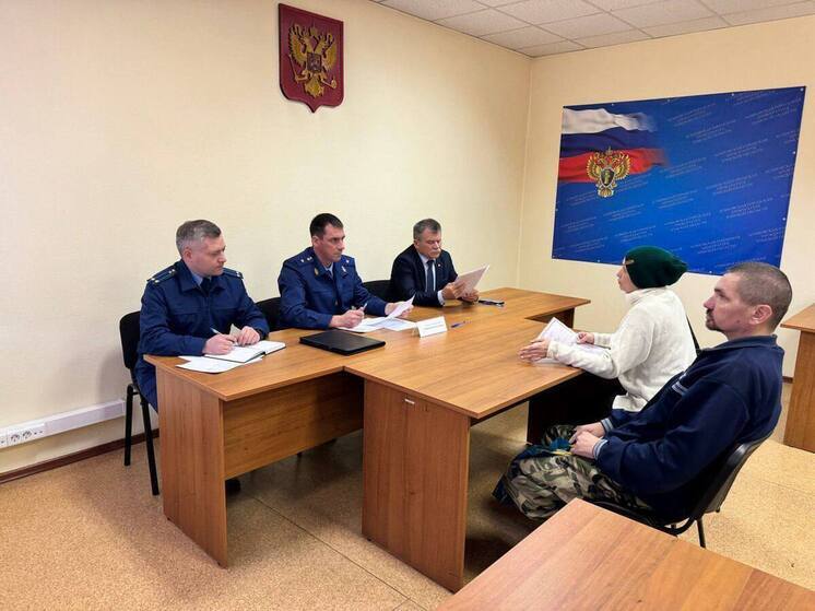 Прокуроры помогли получить квартиру сироте в Томской области