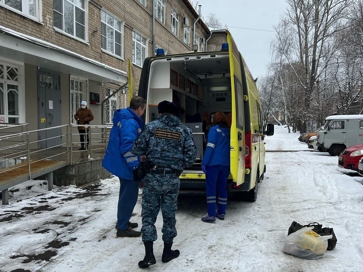 В Ярославле судебные приставы спасали туберкулезного больного от инсульта и потопа