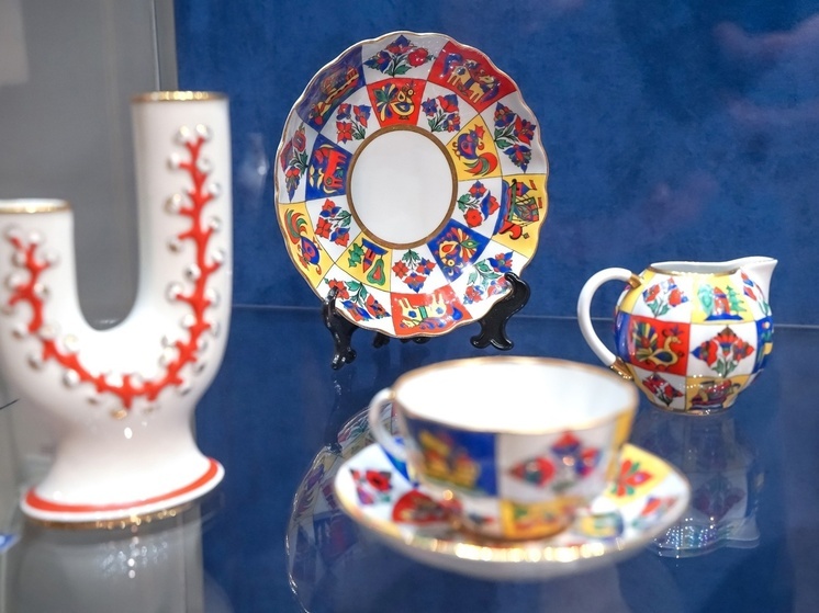 "Его величество фарфор!": тематическая экскурсия по выставке состоится в Пскове 8 и 9 марта