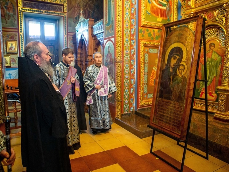 В Калмыкии встретили отреставрированный образ Богородицы