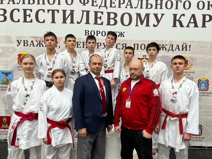 Орловские каратисты взяли 16 медалей на чемпионате ЦФО