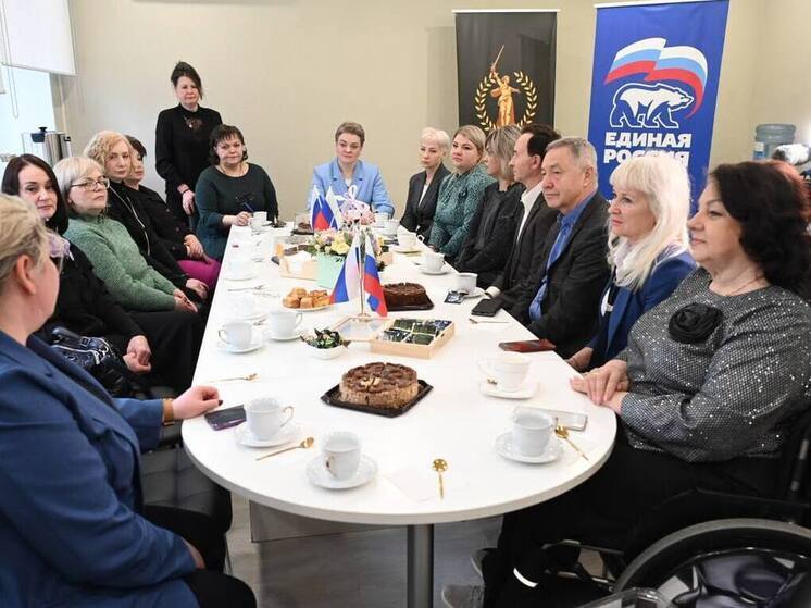 В Серпухове поздравили волонтёров с Международным женским днём