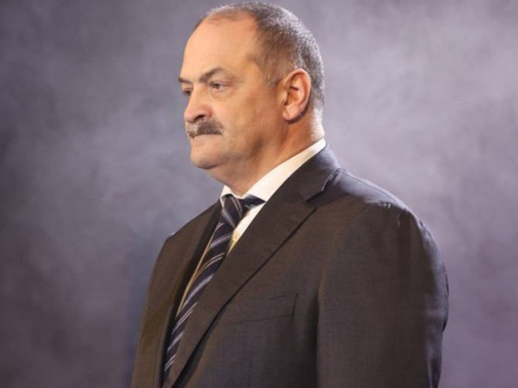 Меликов поздравил женщин Дагестана с 8 марта