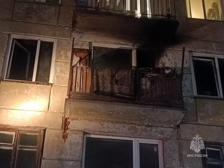 В Красноярске эвакуировали 6 человек из горящего здания