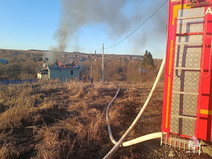 В Богородицком районе сотрудники МЧС потушили пожар в жилом доме