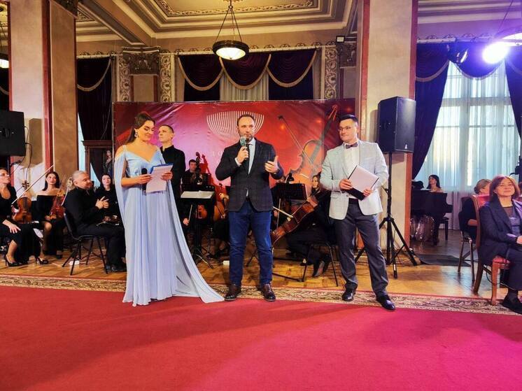 В Донецке провели посвященный Международному дню показ мод