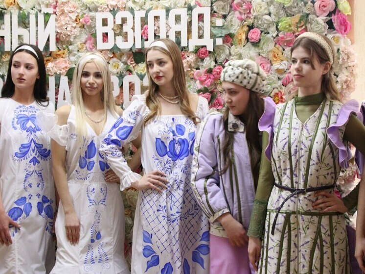 В ДОННУЭТ провели модную весеннюю выставку