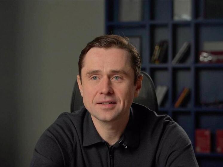 «Спасибо вам еще раз, что освещаете тему ИЖС», - пишут Александру Аксёненко после прямого эфира