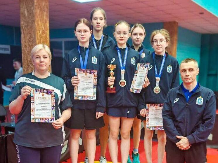 Команда девушек из Ямала стала второй в первенстве УрФО по настольному теннису