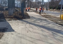 В уборке улиц примут участие как коммунальщики, тaк и обычные жители ДНР