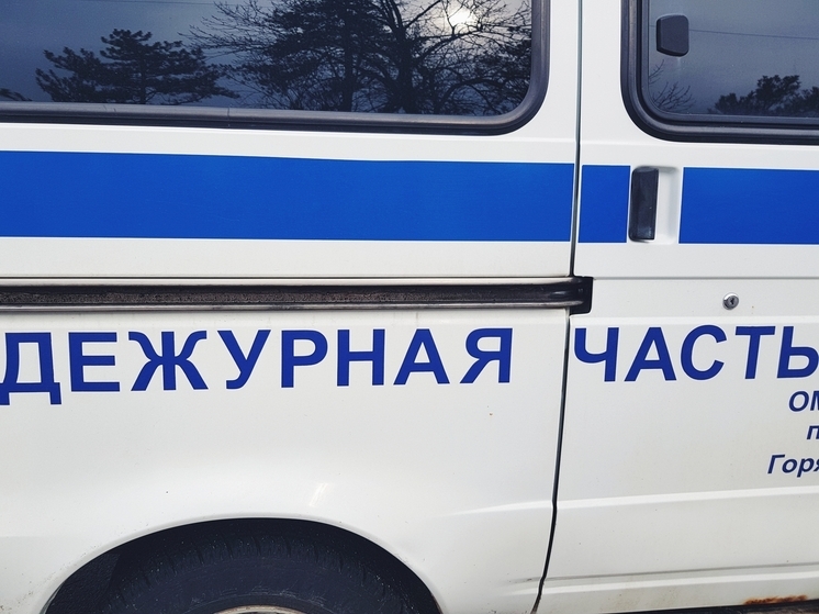 В Анапе мужчина, упавший в обморок на улице, остался безе телефона и денег