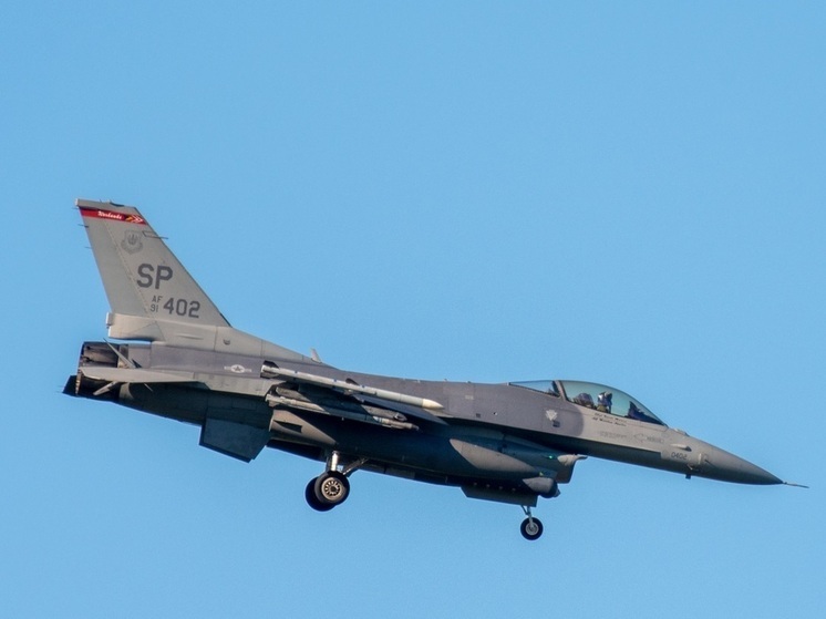 Экс-полковник ВСУ Свитан: зависимость Украины от США в обслуживании F-16 затрудняет их использование