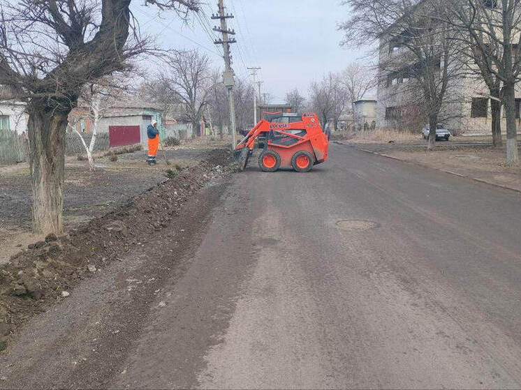 Москoвская область ремонтирует в Новоазовске дороги