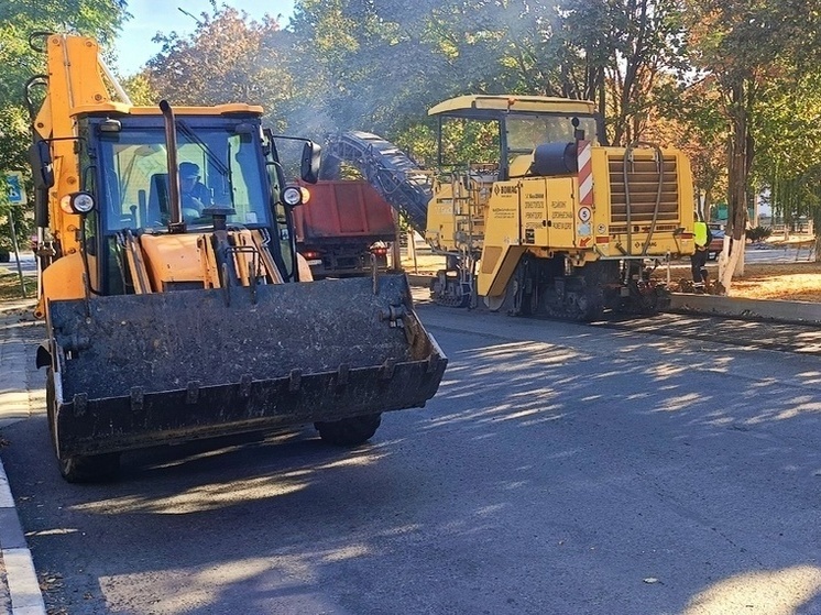 Почти тысячу километров дорог планируют восстановить в ЛНР