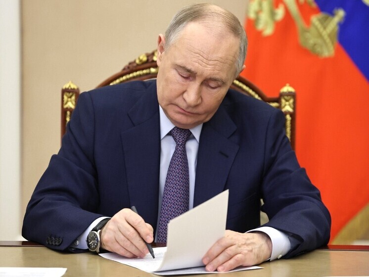 Путин отметил орденом «Родительская слава» многодетную семью из Запорожской области