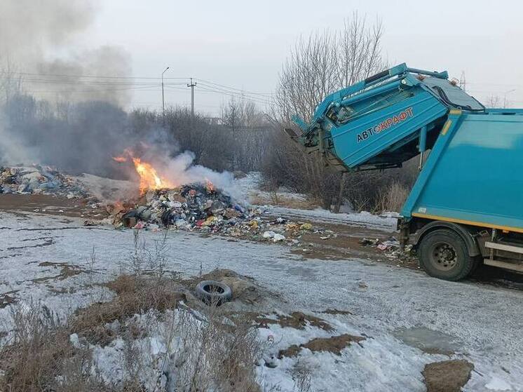 Мусоровоз «Олерона» едва не загорелся из-за спрятанной в отходах золы в Чите