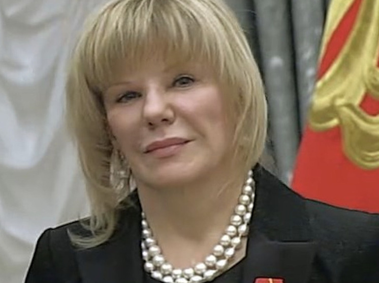 Актриса Александра Захарова добивается ей авторских прав на произведения ее отца