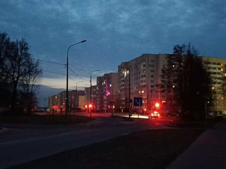 Псковичи жалуются на неработающее уличное освещение на Запсковье
