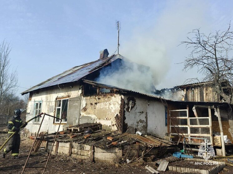 В Богородицком районе загорелся жилой дом