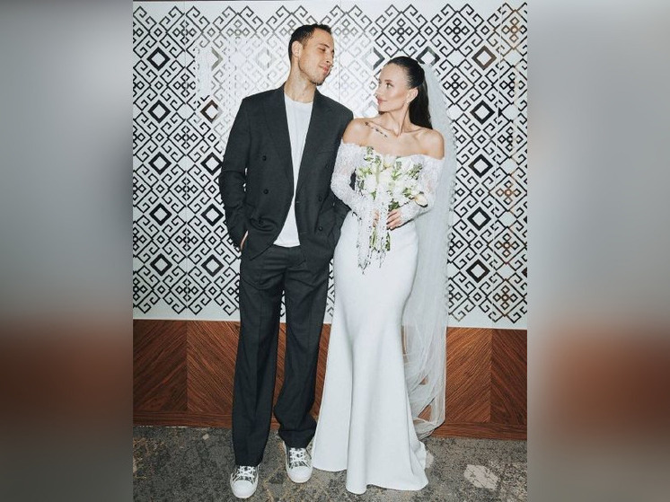 Хоккеист «Салавата Юлаева» Александр Хмелевский женился