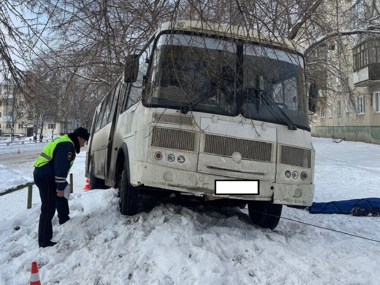 Пассажирский автобус насмерть сбил пешехода в Каменске-Уральском