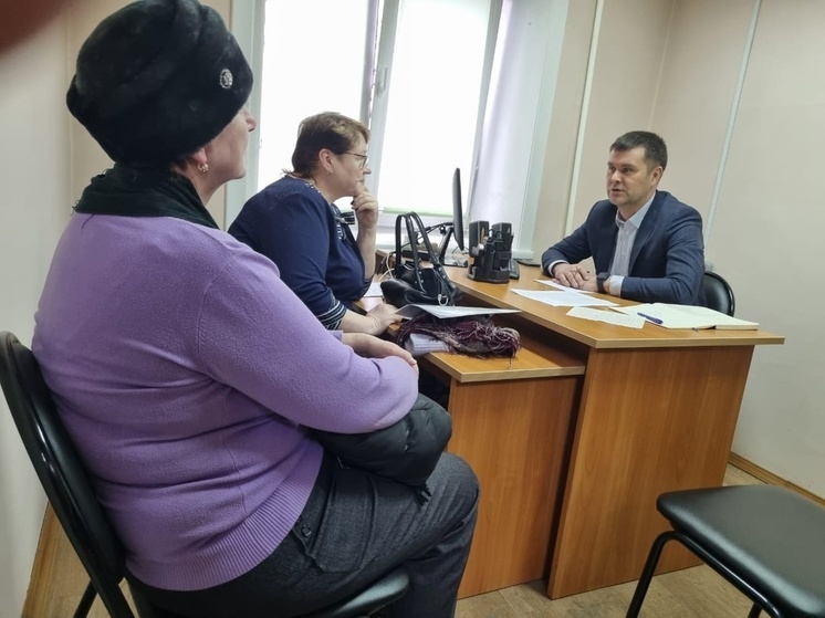 Иркутские депутаты Максим Булдаков и Оксана Жучкова провели приемы жителей