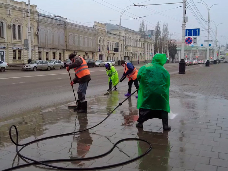 Коммунальные службы Тамбова активно очищают город от зимней грязи