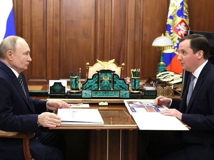 Путин призвал поднять уровень доходов для удержания людей в Архангельской области