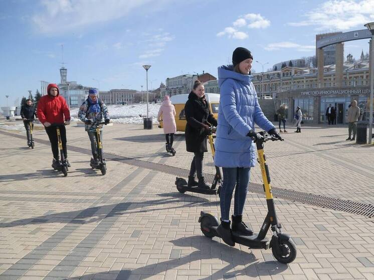 Подростки на самокате сбили женщину на пешеходном переходе