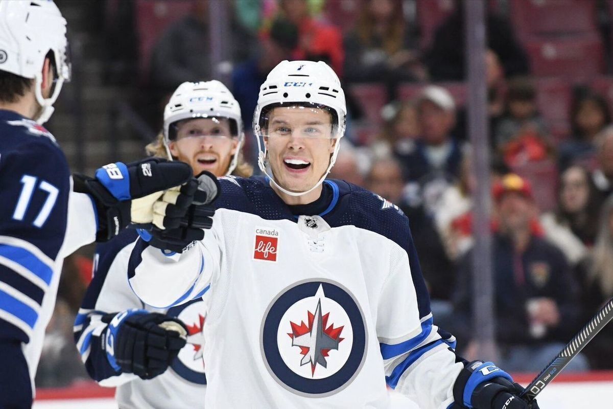 Гол Наместникова помог «Виннипегу» победить «Рейнджерс»