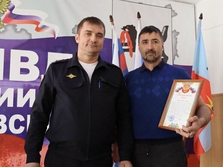 Ангарчанин спас пятилетнюю девочку от падения с карниза в Черемхово