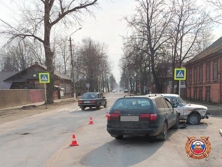 Появилась фотография с места ДТП в Тверской области, где пострадала женщина